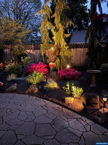 2072 22nd Av SE, Albany, OR 97322