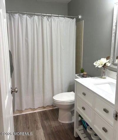 166 Christian Court, Toms River, NJ 08753