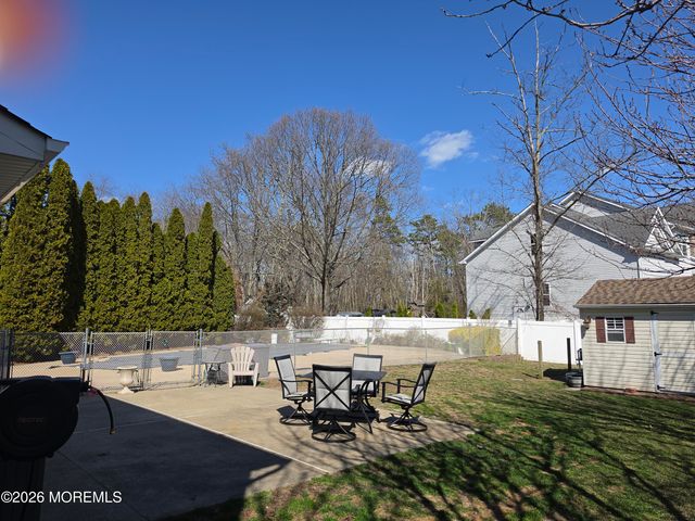 166 Christian Court, Toms River, NJ 08753