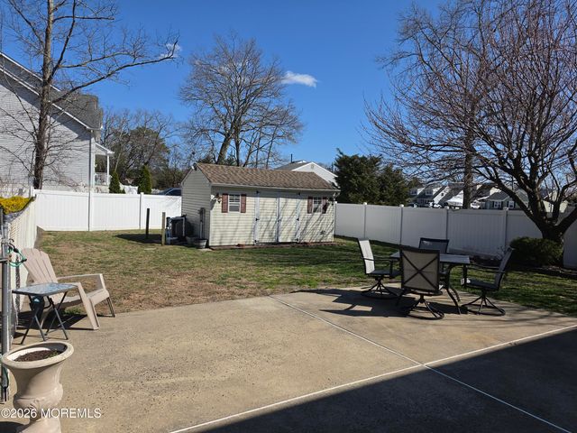 166 Christian Court, Toms River, NJ 08753