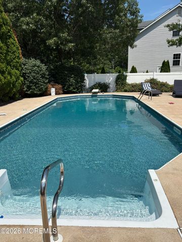 166 Christian Court, Toms River, NJ 08753