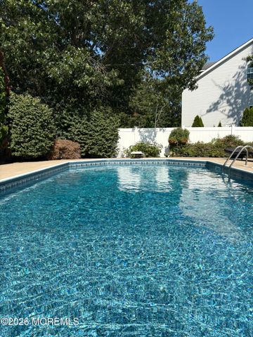 166 Christian Court, Toms River, NJ 08753