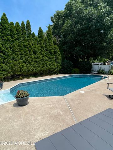 166 Christian Court, Toms River, NJ 08753