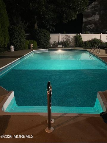 166 Christian Court, Toms River, NJ 08753