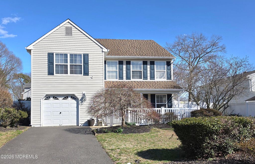 166 Christian Court, Toms River, NJ 08753