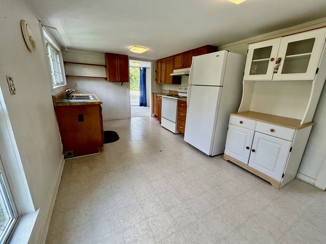 136 West Vineyard, Hayesville, NC 28904