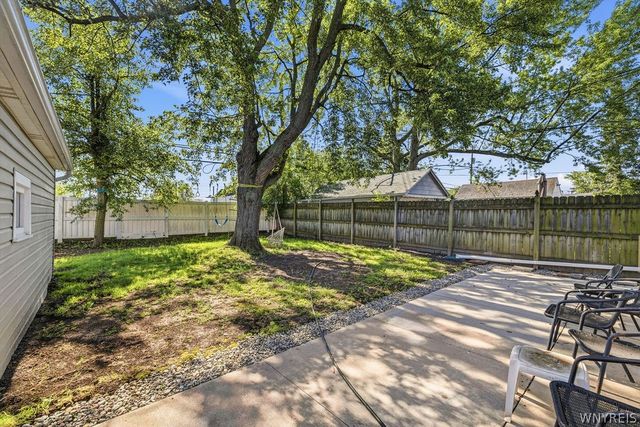 57 Wrexham Court North, Tonawanda, NY 14150
