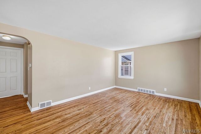 57 Wrexham Court North, Tonawanda, NY 14150