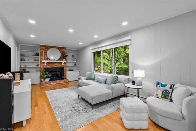 2654 London Lane, Winston-salem, NC 27103