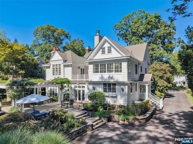 326 West End Avenue, Ridgewood, NJ 07450