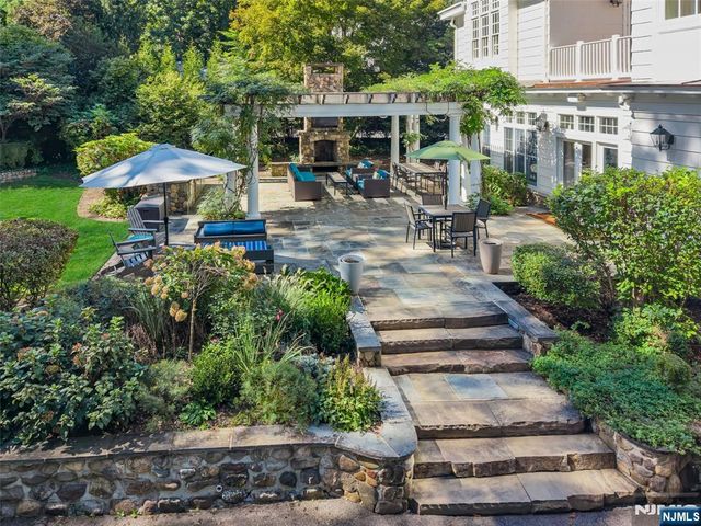 326 West End Avenue, Ridgewood, NJ 07450