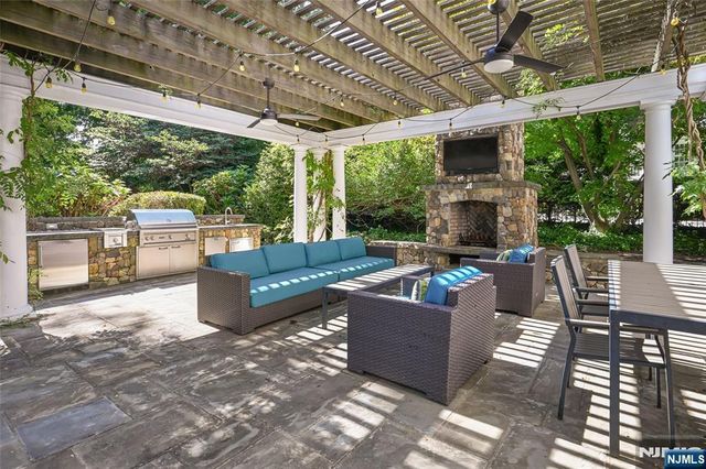 326 West End Avenue, Ridgewood, NJ 07450