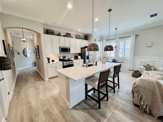210 LATITUDE PLACE, Apollo Beach, FL 33572