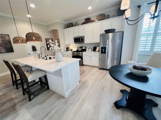 210 LATITUDE PLACE, Apollo Beach, FL 33572