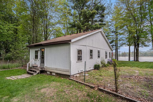 4142 Fogeson Drive, Maple Valley, MI 49322
