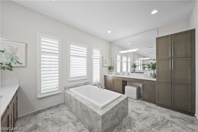 12092 Eucalyptus WAY, Naples, FL 34120