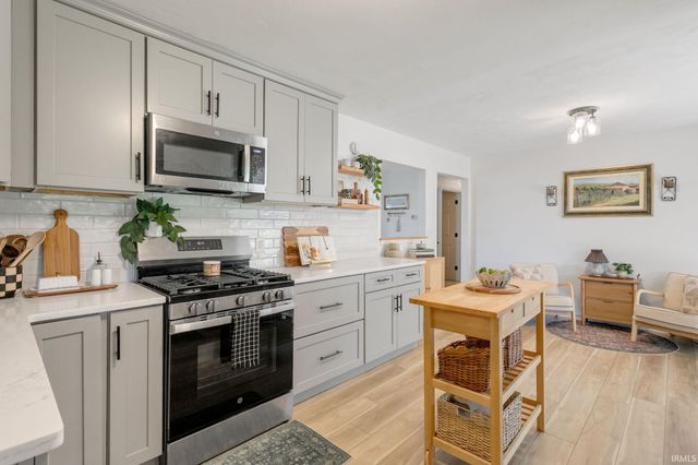 13550 Dragoon Trail, Mishawaka, IN 46544
