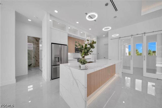 2703 34th ST SW, Lehigh Acres, FL 33976