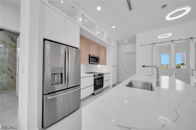 2703 34th ST SW, Lehigh Acres, FL 33976