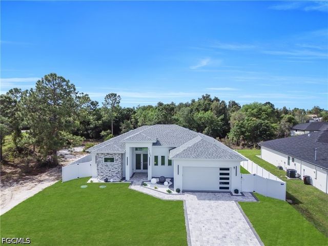 2703 34th ST SW, Lehigh Acres, FL 33976