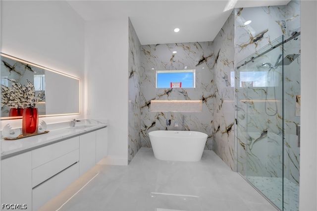 2703 34th ST SW, Lehigh Acres, FL 33976