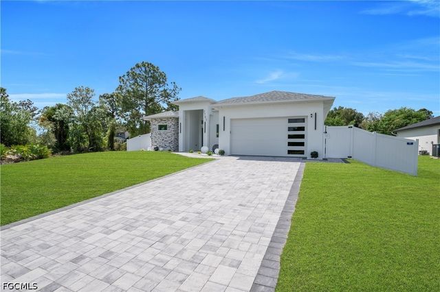 2703 34th ST SW, Lehigh Acres, FL 33976