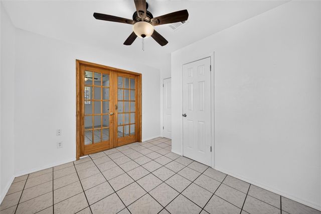 522 Hollyvale Dr, Houston, TX 77060