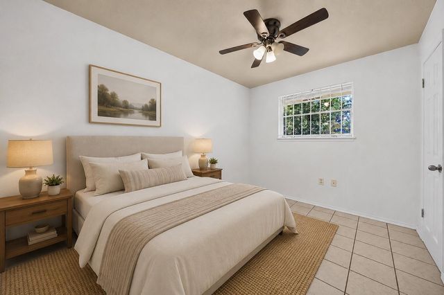 522 Hollyvale Dr, Houston, TX 77060