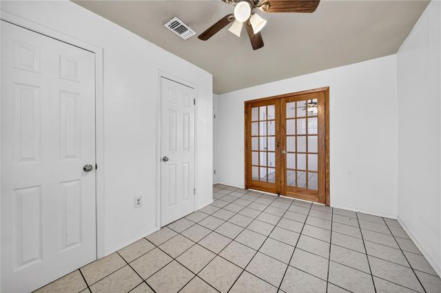 522 Hollyvale Dr, Houston, TX 77060