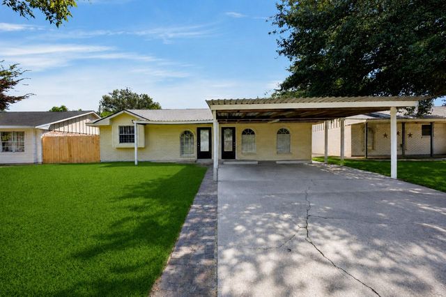 522 Hollyvale Dr, Houston, TX 77060