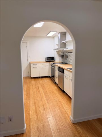 1182 Pandora ST, Austin, TX 78702