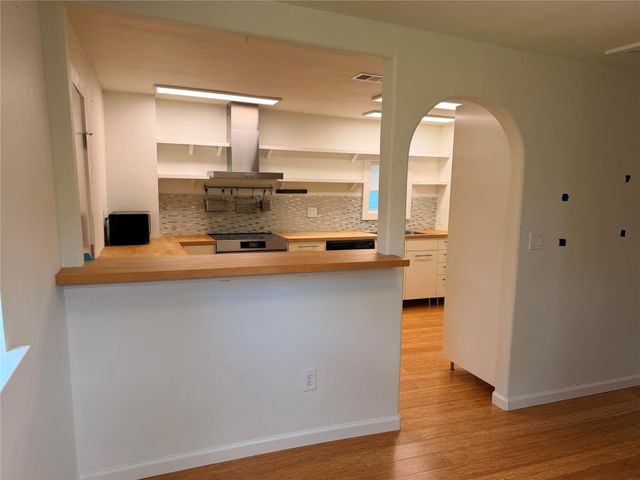 1182 Pandora ST, Austin, TX 78702
