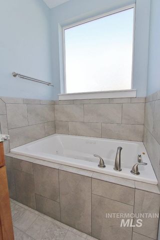 805 W. Arbor Pointe Way, Nampa, ID 83686