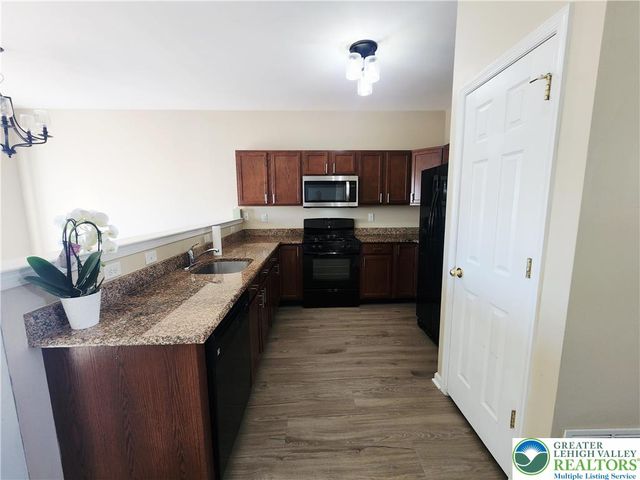 972 King Way, Upper Macungie Twp, PA 18031