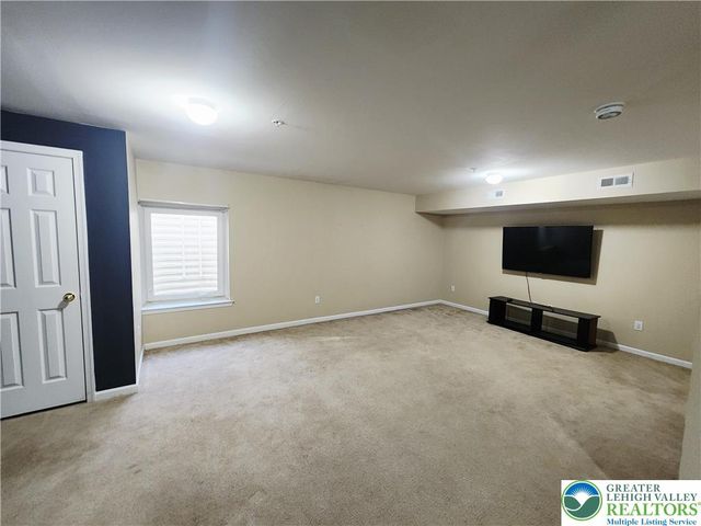 972 King Way, Upper Macungie Twp, PA 18031