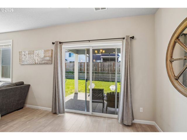 201 KINDRE St, St Helens, OR 97051