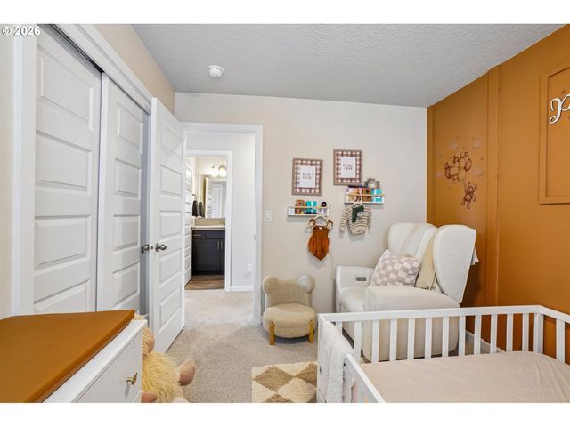 201 KINDRE St, St Helens, OR 97051