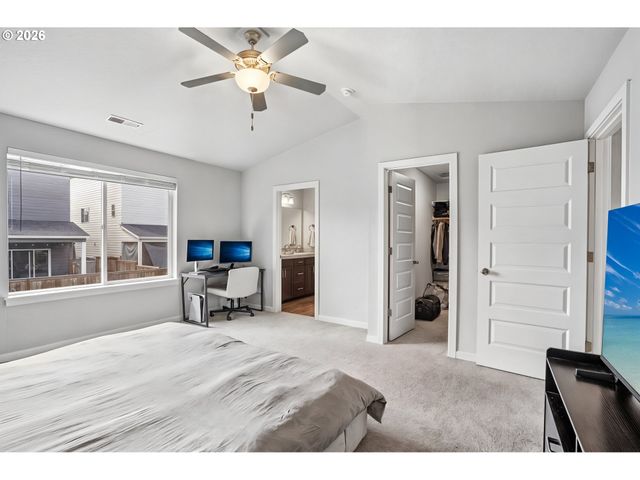 201 KINDRE St, St Helens, OR 97051