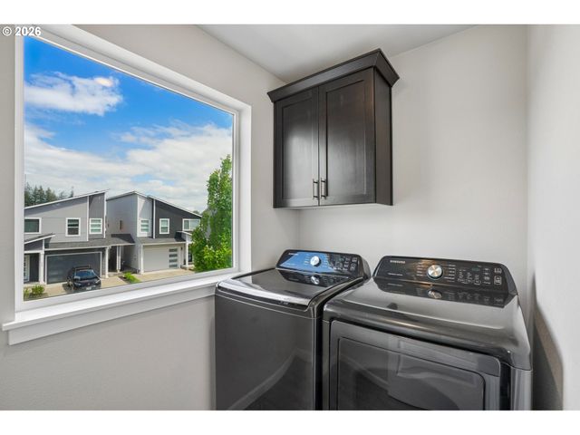 201 KINDRE St, St Helens, OR 97051