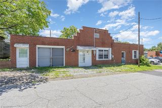 111 W Starmount Avenue, Liberty, NC 27298