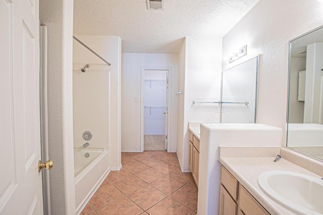 11311 Campo Del Oso Avenue NE, Albuquerque, NM 87123