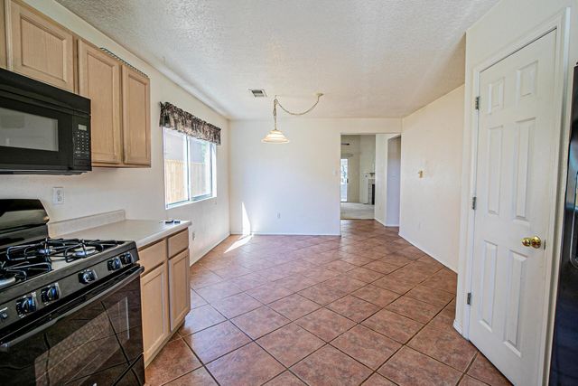 11311 Campo Del Oso Avenue NE, Albuquerque, NM 87123