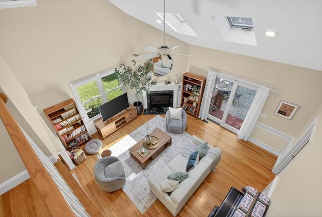 36 Roosevelt Rd 36, Lexington, MA 02420