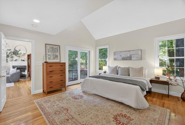 36 Roosevelt Rd 36, Lexington, MA 02420