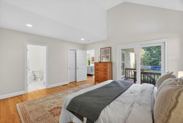 36 Roosevelt Rd 36, Lexington, MA 02420