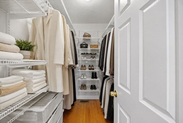 36 Roosevelt Rd 36, Lexington, MA 02420