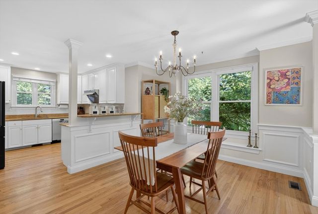 36 Roosevelt Rd 36, Lexington, MA 02420