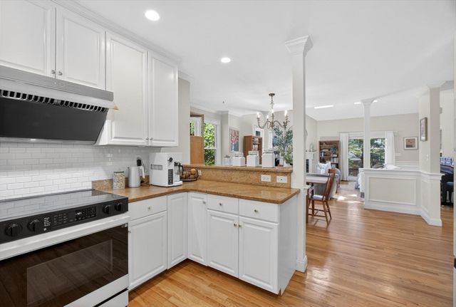 36 Roosevelt Rd 36, Lexington, MA 02420