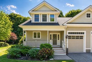 36 Roosevelt Rd 36, Lexington, MA 02420