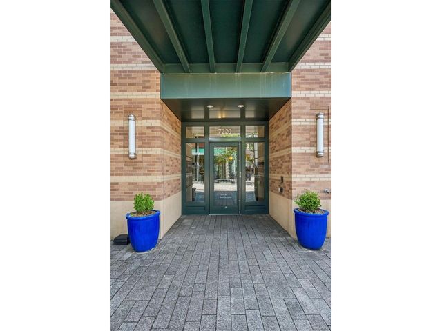 7220 W Bonfils Ln 210, Lakewood, CO 80226